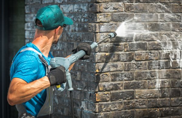 Commercial Building Washing in Kalispell