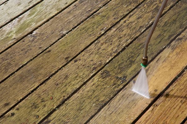 Cost of Deck Mold Removal in Kalispell